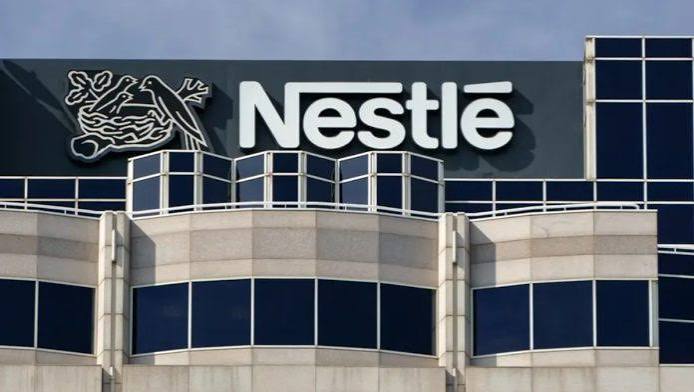 Nestlé demite 16 mil funcionários e encerra produção da Kit Kat