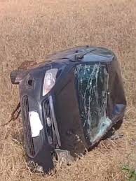 Carro sai da pista após perder controle por buraco na pista na ERS 207, em Humaitá